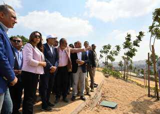 رئيس الوزراء يتفقد عددا من مشروعات القاهرة التاريخية يستهلها بحديقة تلال الفسطاط