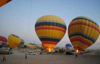 الطيران تعلن تفاصيل تعرض إحدى رحلات شركة ”دريم للبالون” لهبوط اضطراري في منطقة جبلية